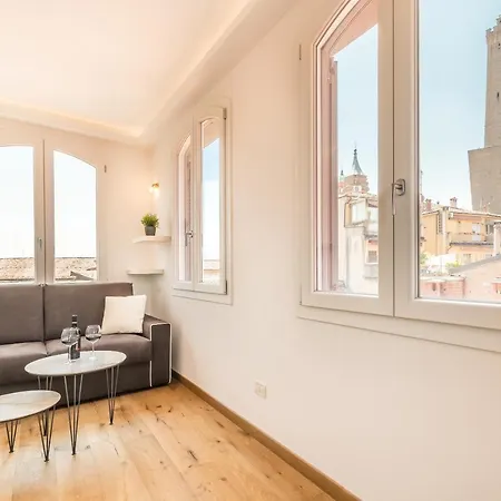 Apartment 4 Star Two Towers