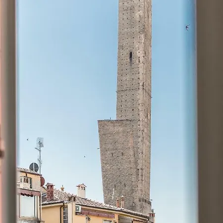 4 Star Two Towers *
