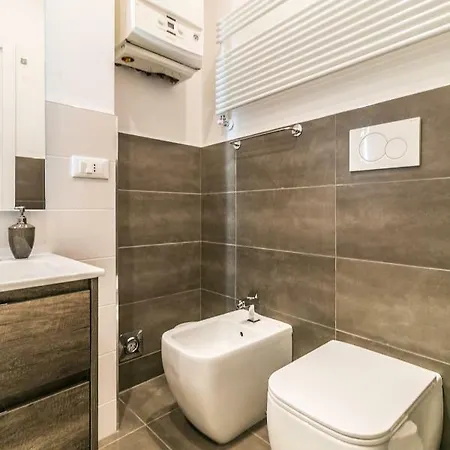 4 Star Two Towers 博洛尼亚